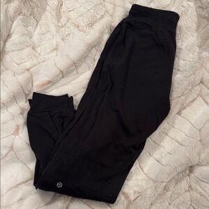 Lululemon black joggers